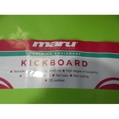 3076 - 6 Maru green kickboards (training equipment) * This item is subject to VAT