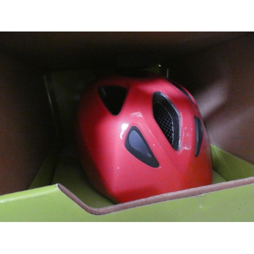 3081 - 2 Madison, red cycle helmets and a Ribble bike lock * This item is subject to VAT