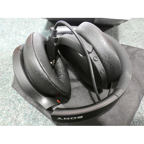 3139 - Sony Wireless Headphones (model:- WHH910NB), RRP £129.99 + VAT (232-266) * This lot is subject to VA... 