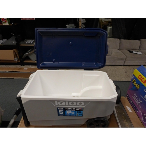 3307 - Igloo 90QT Wheeled Cooler (232-439) * This lot is subject to VAT