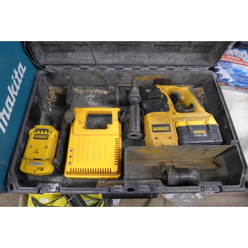 2018 - DeWalt DC725 drill with 2 batteries & charger in case with DeWalt 28v hammer SDS drill in case