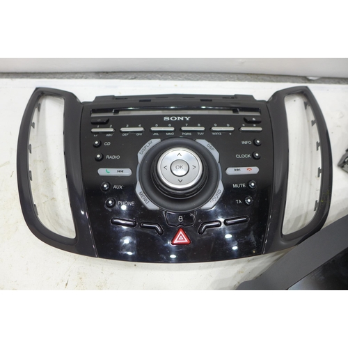 2130 - Ford Kuga stereo/CD player with Sony fascia