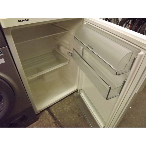 2216 - Miele under-counter fridge