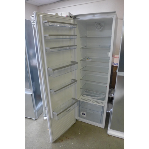 1755 - Bosch Tower Fridge - H1772xW556xD545 - model no.:- GIN38A55GB, RRP £1260 inc. VAT * This lot is subj... 