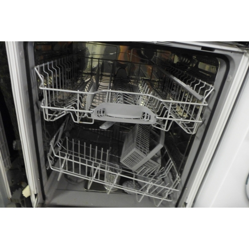 1782 - Bosch Integrated Dishwasher - H815xW598xD550 - model no.:- SMV40C30GB, RRP £359 inc. VAT * This lot ... 