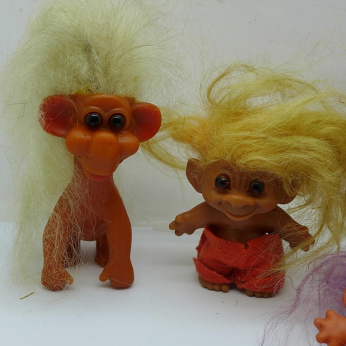 632 - Three small trolls and two animal Gonks, monkey and elephant (1960's)