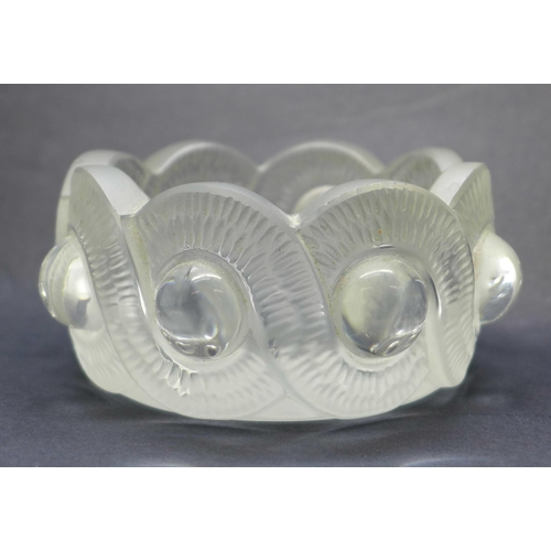 648 - A Lalique crystal small Gaol bowl, a/f, (base scratched and small chips to rim), 10cm