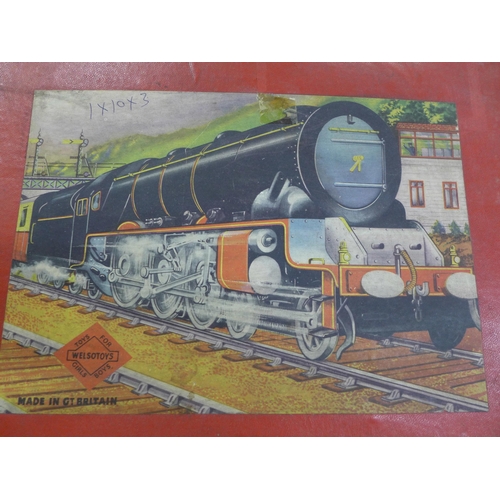 717 - A Brimtoy clockwork tin-plate O gauge train set, boxed