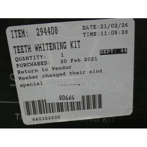 3086 - 2 x Teeth Whitening Kits       (237-140,141) * This lot is subject to VAT