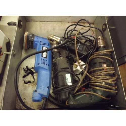 2042 - Tray of assorted power tools - electric plane and angle grinder both failed electrical safety test d... 