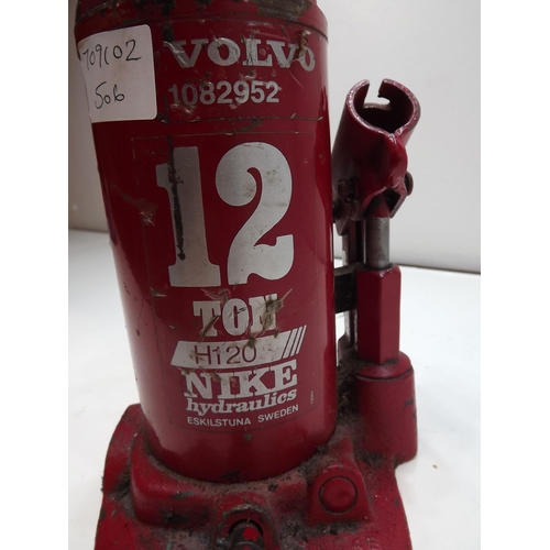 2060 - Red Nike 12 ton bottle jack