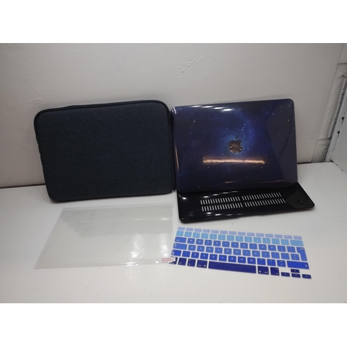 2082 - 5 Blue Apple MacBook Pro 13