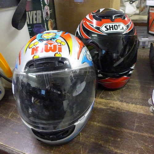 2181 - Vintage Kiwi full face motorcycle helmet (S) & Shoei full face motorcycle/motor bike helmet (L)