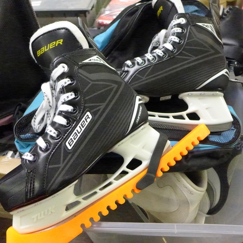 2183 - Five pairs of ice skates;- two pairs Bauer, one pair CCM Powerline & two pairs figure skates sizes U... 