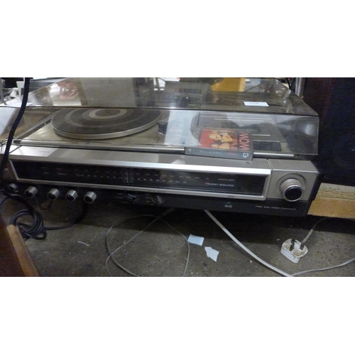 2198 - Philips 970 music system turntable, tape deck & tuner with pr. of speakers