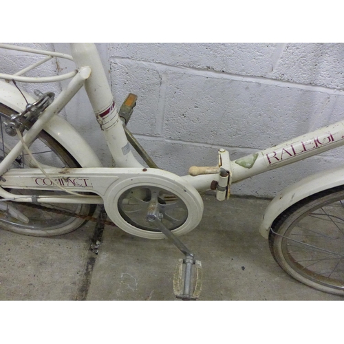 2255 - Vintage Raleigh compact women's folding bike