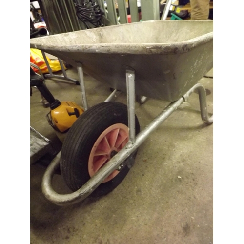 2333 - Heavy duty metal wheelbarrow