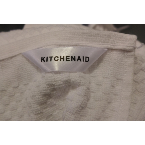 3290 - Box of Kitchenaid Tea Towels & others (238-24,25 )* this lot is subject to vat