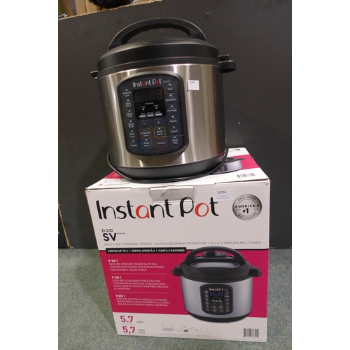 3294 - Instant Pot Duo 9 in 1      (238-21 )* this lot is subject to vat