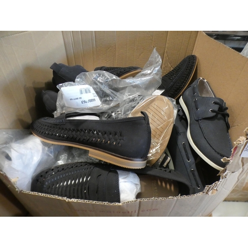 3067 - Quantity of men's blue Burton loafers, various styles and sizes * This lot is subject to VAT