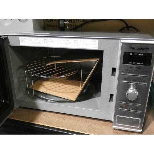 3174 - Panasonic Grill Microwave (NN-GD37HSBPQ), RRP £99.99 + VAT (237-50) * This lot is subject to VAT