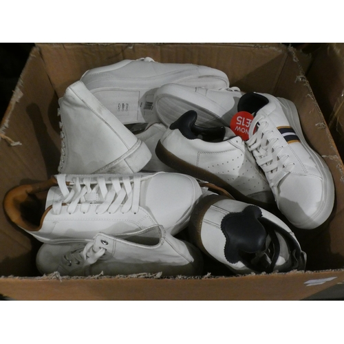 3392 - Quantity of men's white Burton trainers, various sizes and styles * This lot is subject to VAT