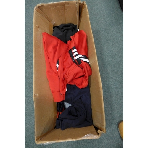 3251 - Quantity of men's active wear - various brands and sizes * This lot is subject to VAT