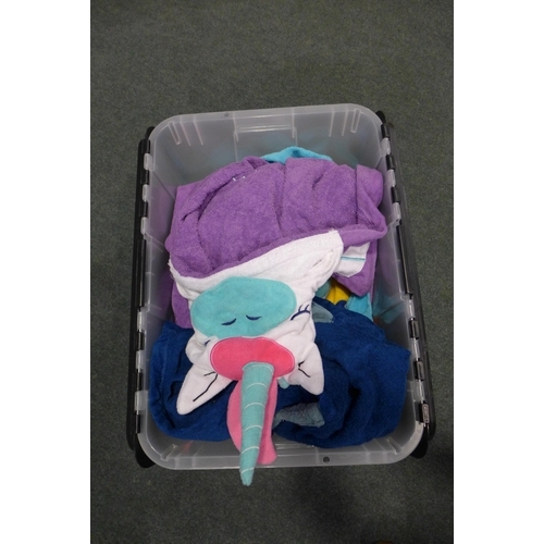 3291 - 7 x Character Hooded Towels     (238-43- 49 )* this lot is subject to vat