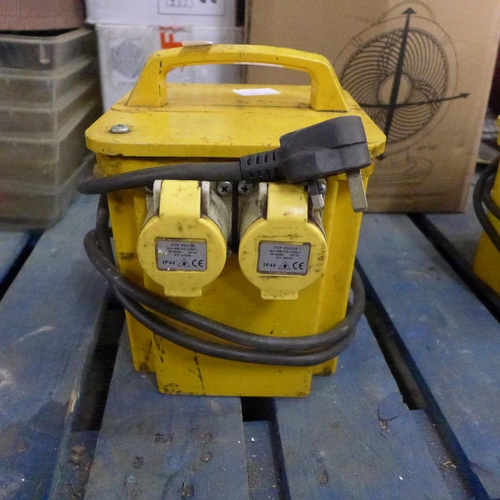 2076 - 110v Transformer twin socket (2.5KVA)