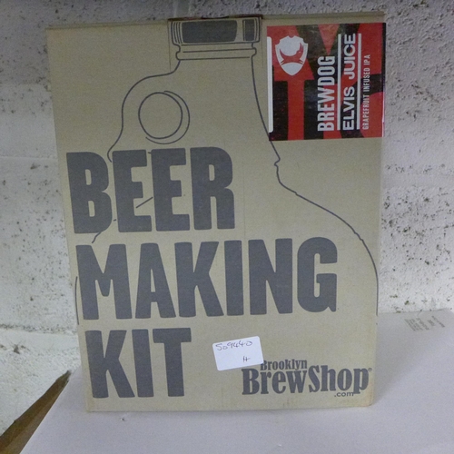 2085 - Beer making kit with 2 chairs and 2 lap trays