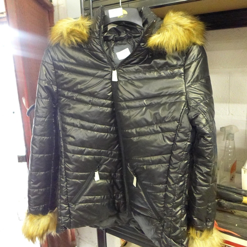 2090 - Lady's winter puffa jacket, size 10