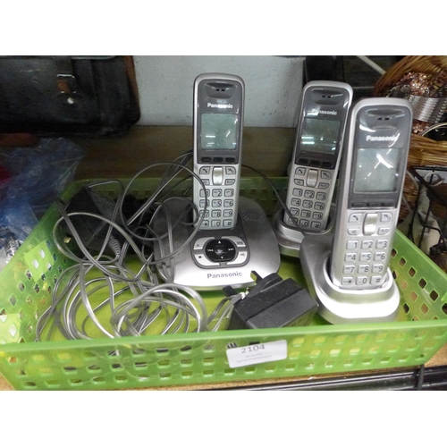 2104 - Complete set of 3 cordless telephones