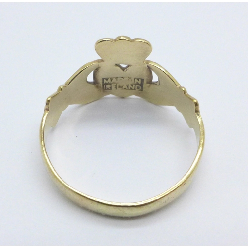 1000 - A 9ct gold Irish Claddagh ring, Dublin 1986 hallmark, 2.3g, P