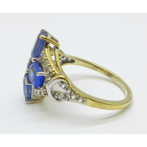 1017 - A silver gilt, kyanite and white topaz ring and certificate, 3.7g, S