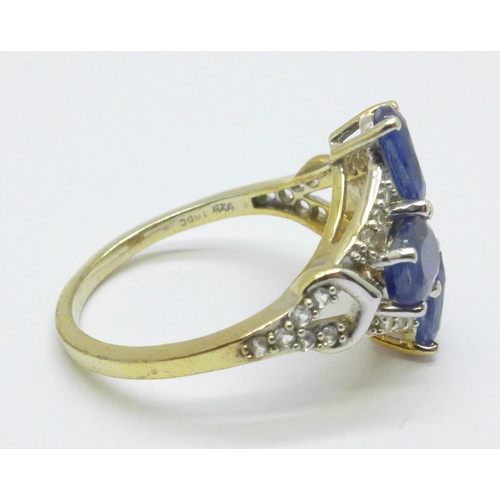 1017 - A silver gilt, kyanite and white topaz ring and certificate, 3.7g, S