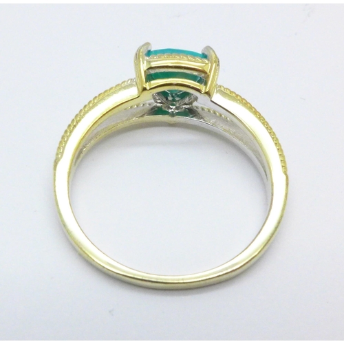 1020 - A silver gilt, Ethiopian green opal ring and certificate, 2.7g, Q