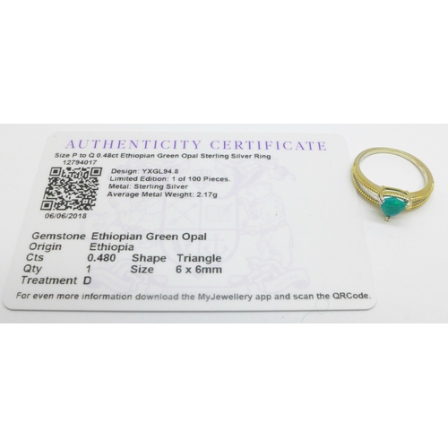 1020 - A silver gilt, Ethiopian green opal ring and certificate, 2.7g, Q