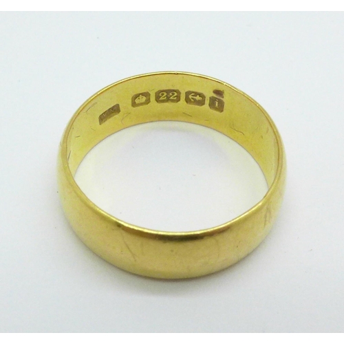 1025 - A 22ct gold wedding band, Birmingham 1908, 5.5g, O