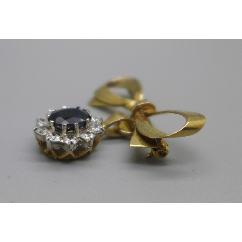 1049 - A 9ct gold bow brooch, with 9ct gold cluster pendant, 5.4g