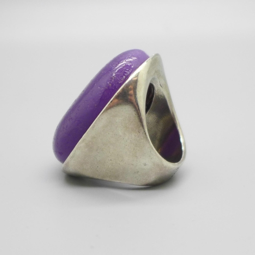 1063 - A large vintage Scooter Paris silver ring, 32.3g, O