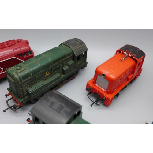 615 - Seven OO gauge locomotives, Tri-ang, Hornby, Jonef