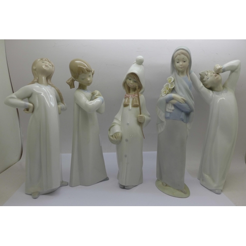 618 - Five Lladro figures, two a/f