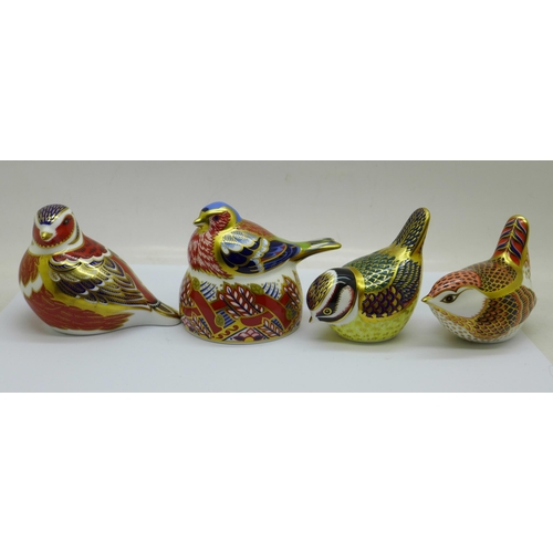 650 - Four Royal Crown Derby Bird Paperweights - Collectors Guild Exclusives of a 'Chaffinch Nesting', a ‘... 