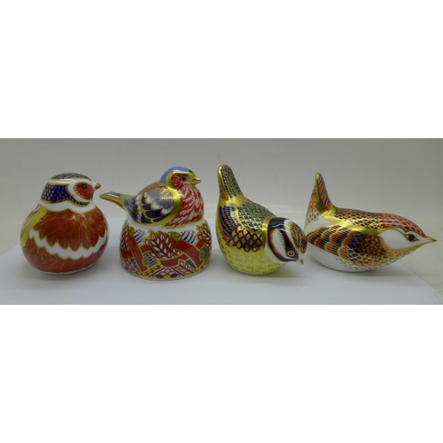 650 - Four Royal Crown Derby Bird Paperweights - Collectors Guild Exclusives of a 'Chaffinch Nesting', a ‘... 