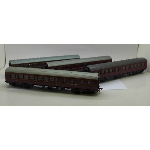 655 - Four Mainline model railway carriages