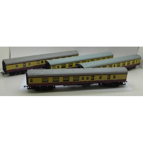 659 - Four Mainline model railway carriages