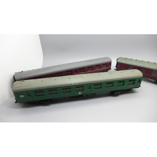 666 - Four Mainline model railway carriages