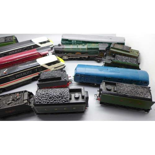 669 - Hornby OO locomotives, Queen Elizabeth, Princess Elizabeth, Intercity, etc.