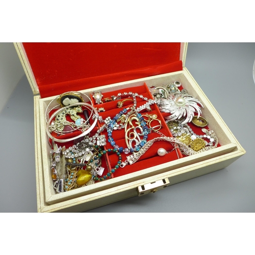 679 - Two boxes of costume jewellery