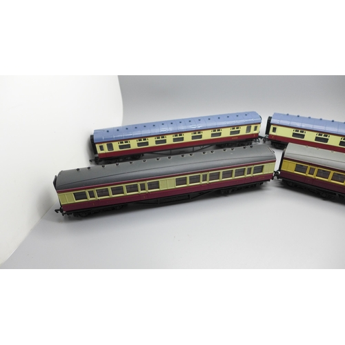 703 - Four Mainline model railway carriages